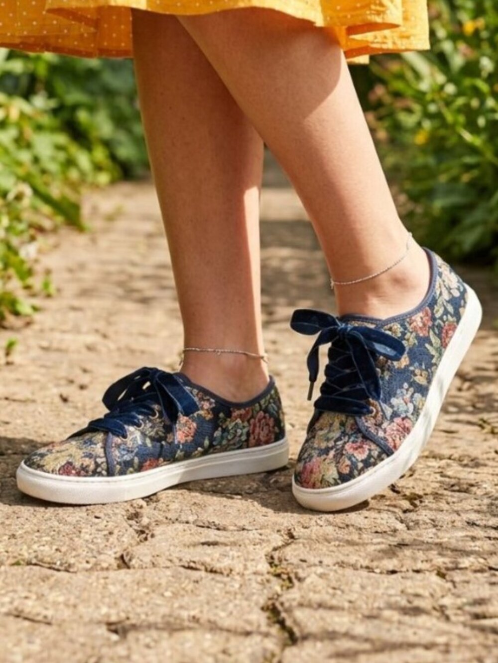 Dirty Laundry Women's Josi Floral Velvet Ribbon Laced Shoes
